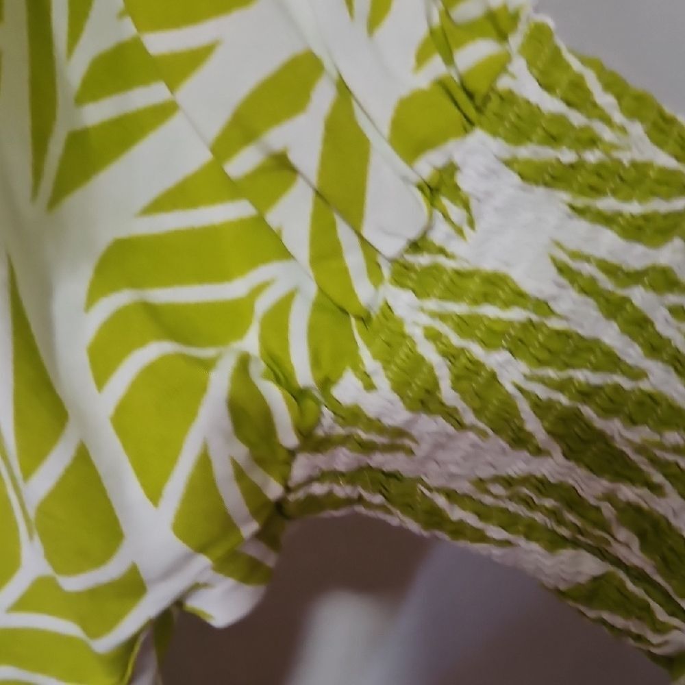 Entro Lime Leaf Print Blouse - Picture 3 of 6